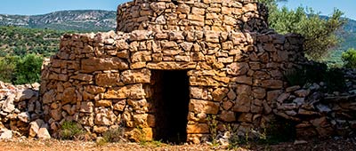 Dry stone. Ancient construction technique